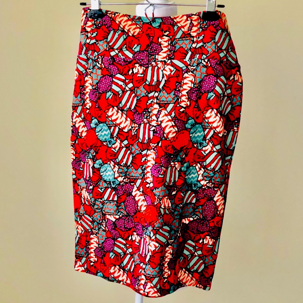 NWT LulaRoe Cassie candy print skirt
